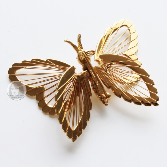 Vintage Butterfly Brooch Pin Gold Metal Figural Dimensional by Monet 1980s - Picture 6 of 10